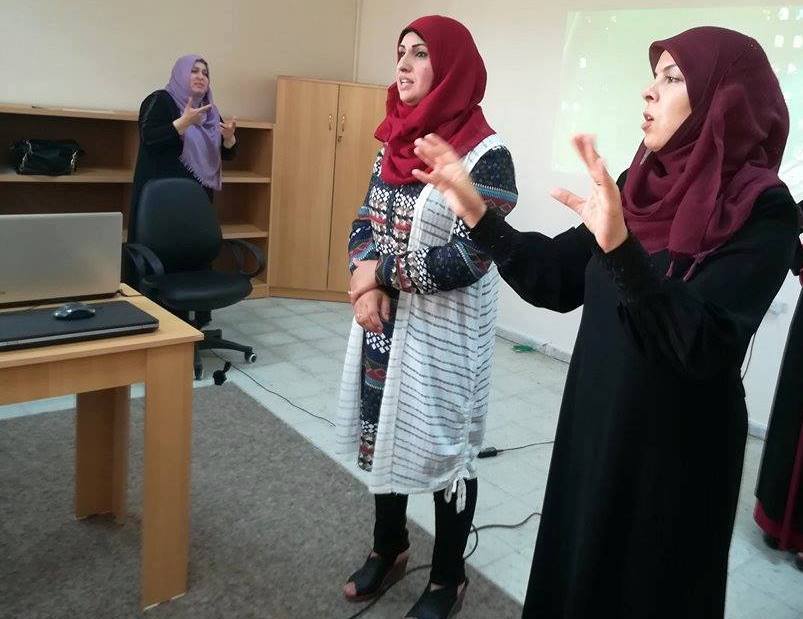 "بذور" فرقة مسرحية نسوية تعرض أعمالاً تهتم بقضايا المرأة